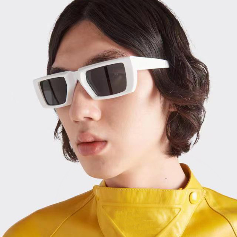 Új formájú divatos napszemüveg
